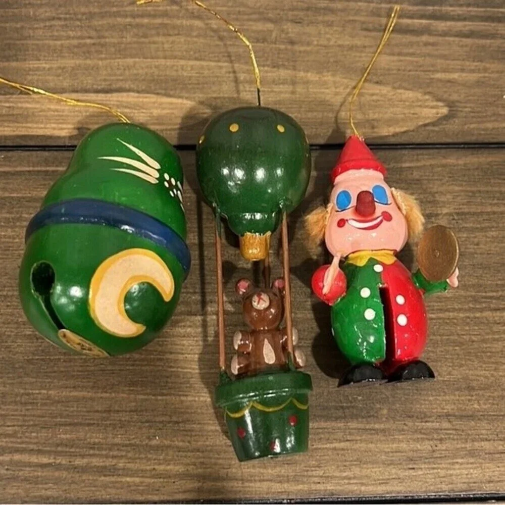 Lot of 18 vintage russ wooden ornaments